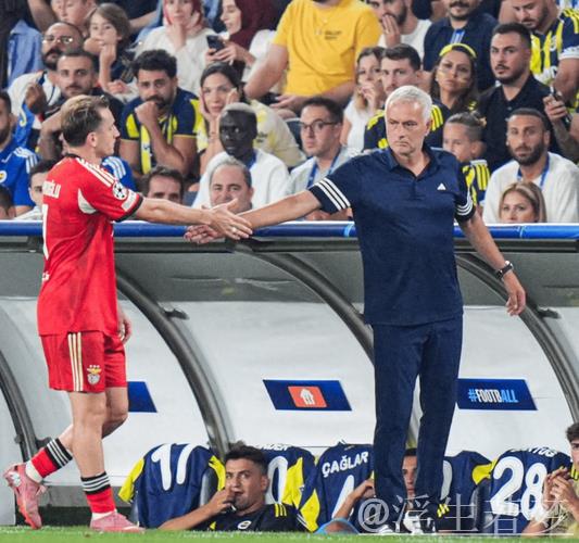 86分钟遭绝平！穆里尼奥幸运晋级：凭借多1个净胜球和最后1名进入附加赛