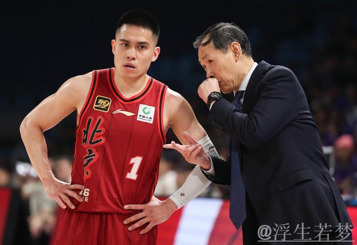 陈盈骏砍下23分,曾凡博受伤离场,北京再胜山西,2-0拿下赛点 陈盈骏砍下23分,曾凡博受伤离场,北京再胜山西,2-0拿下赛点