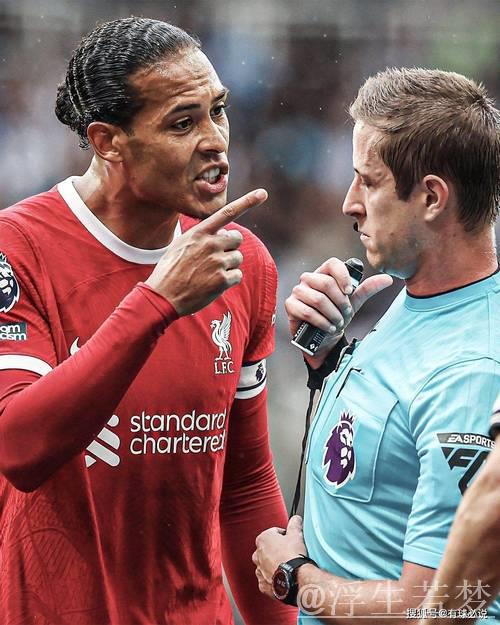 范迪克回应丢球质疑:当时正与罗伯逊沟通分工 范迪克回应丢球质疑:当时正与罗伯逊沟通分工